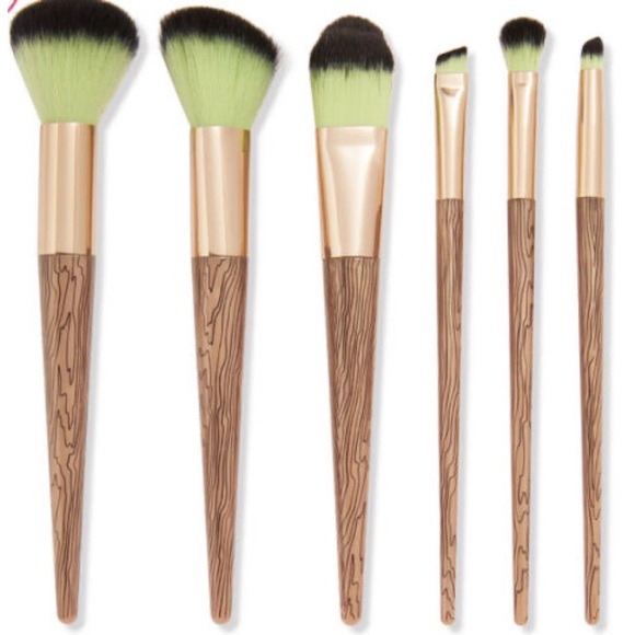 NWT Makeup Revolution Simpsons Bouvier Coven Makeup Brush Set - Picture 2 of 6